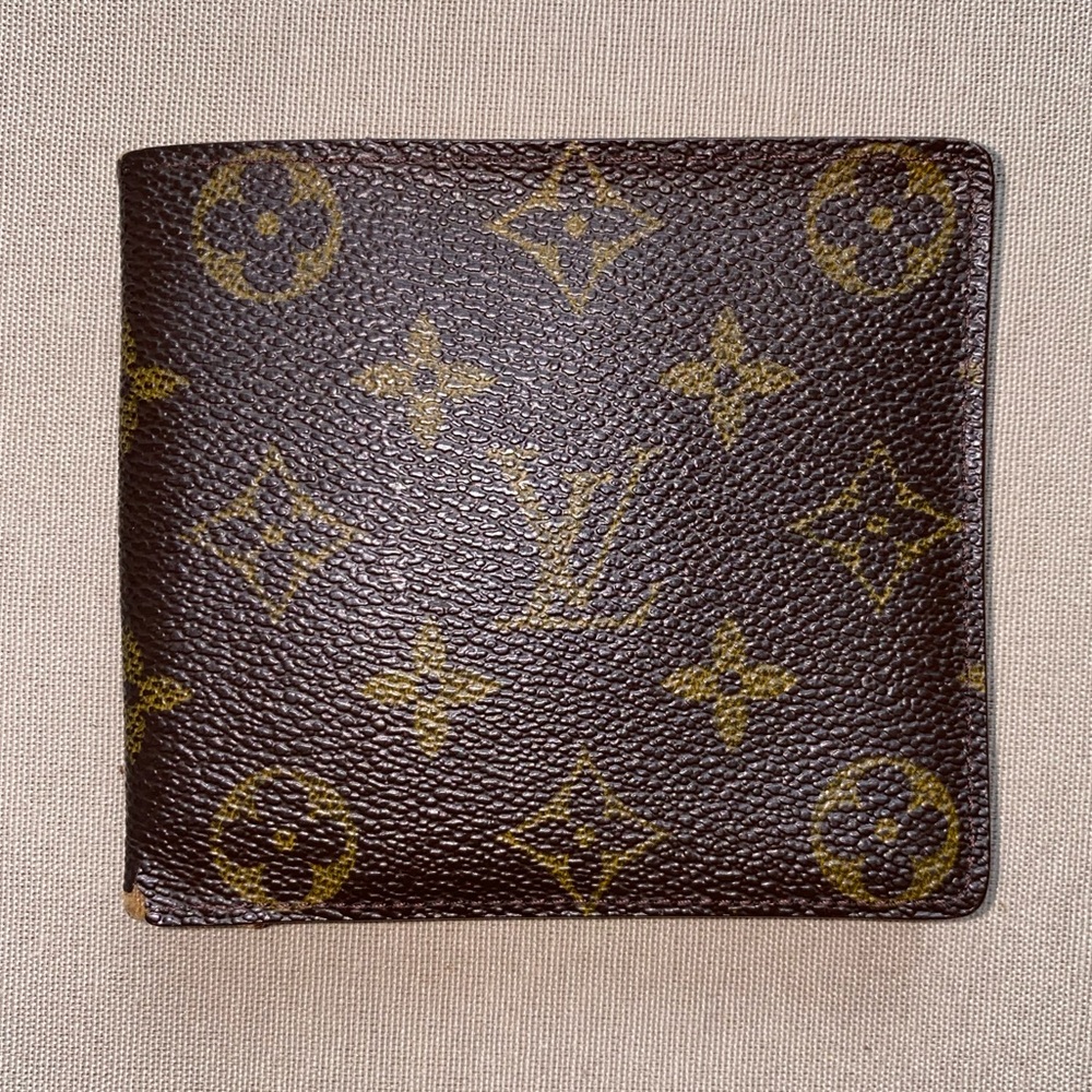 Authentic Men’s Louis Vuitton Monogram Fold Wallet